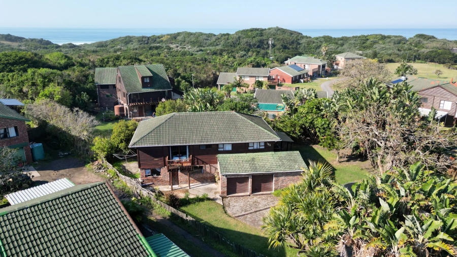 6 Bedroom Property for Sale in Cove Rock Eastern Cape